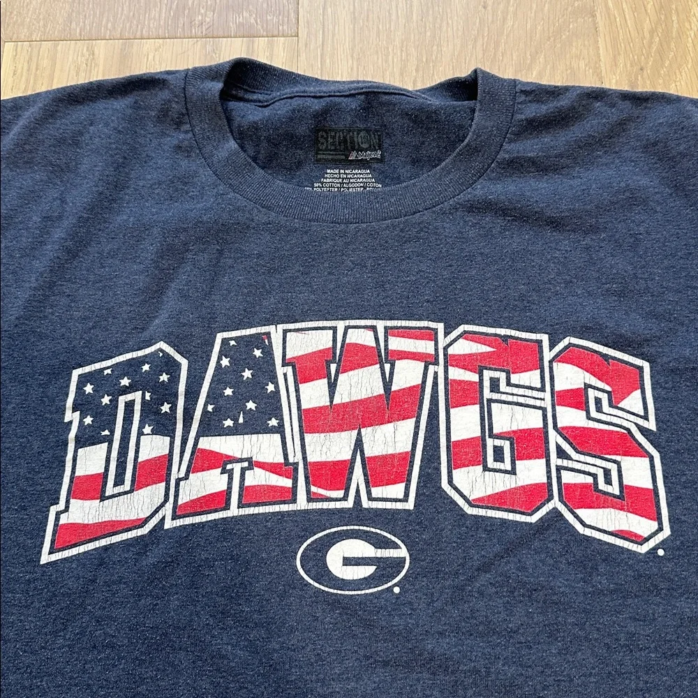 University of Georgia Dawgs American Flag Tshirt Men’s Size Large - Picture 2 of 6